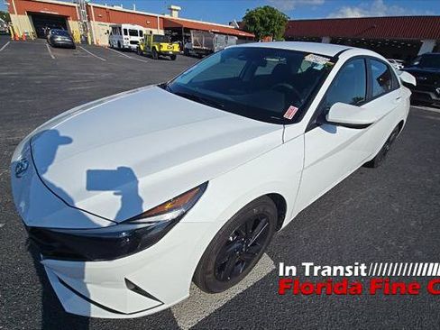 Used 2023 Hyundai Elantra SEL w/ Cargo Package FWD image 2
