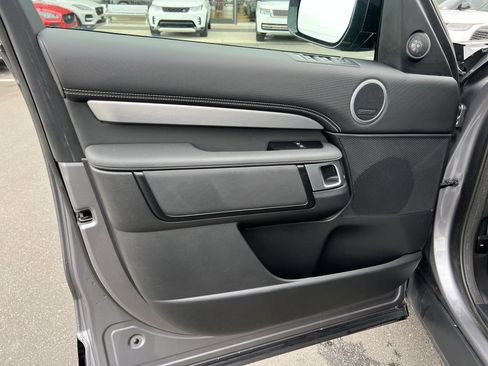 Certified 2023 Land Rover Discovery S R-Dynamic image 13