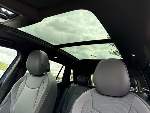 New 2025 Volkswagen Tiguan SE R-Line image 23