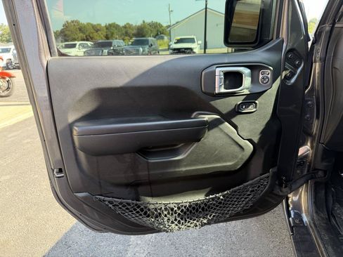 Used 2021 Jeep Wrangler Sport AWD/4WD image 12