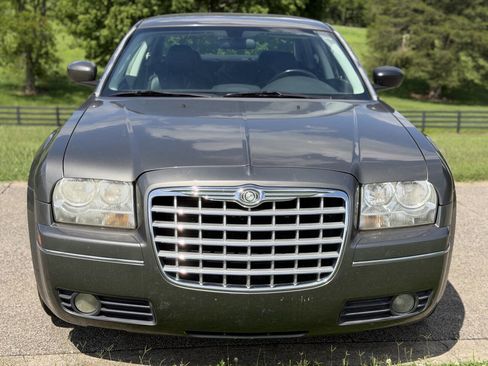 Used 2009 Chrysler 300 Touring RWD image 6