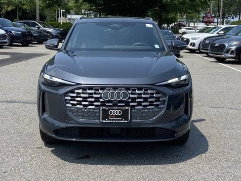 Used 2025 Audi Q5 Premium w/ Convenience Package AWD/4WD image 2