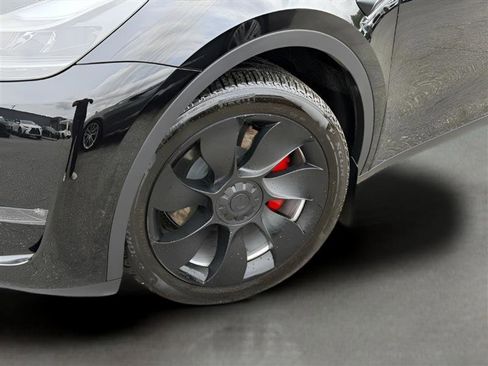 Used 2023 Tesla Model Y Long Range image 15