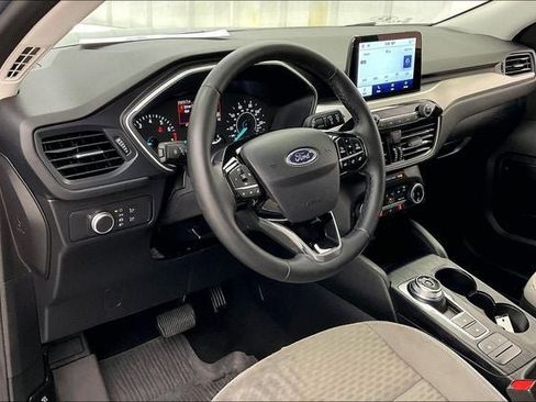 Used 2022 Ford Escape SE w/ Cold Weather Package AWD/4WD image 16