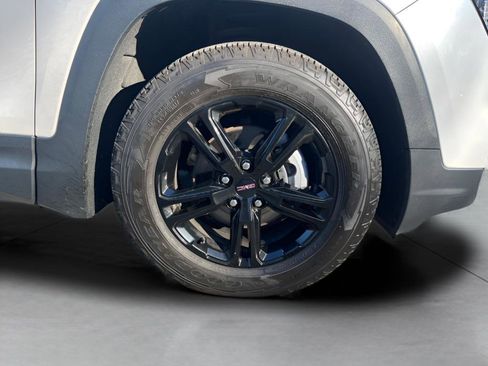 Used 2022 GMC Terrain AT4 image 2