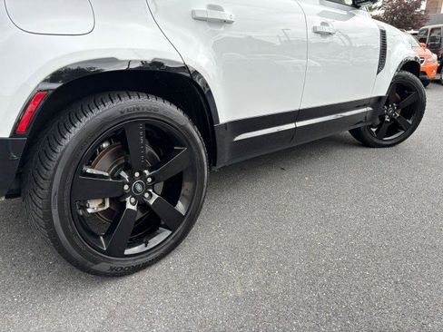 Used 2022 Land Rover Defender 110 X-Dynamic SE image 31