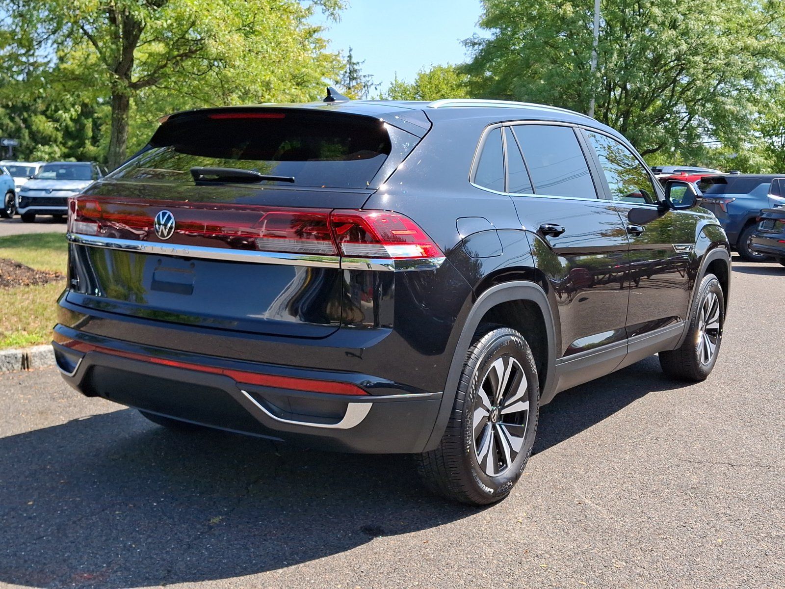 Certified 2024 Volkswagen Atlas Cross Sport SE FWD image 6