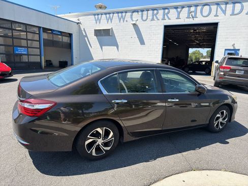 Used 2017 Honda Accord LX image 12