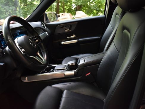 Used 2021 Mercedes-Benz GLB 250 4MATIC image 14
