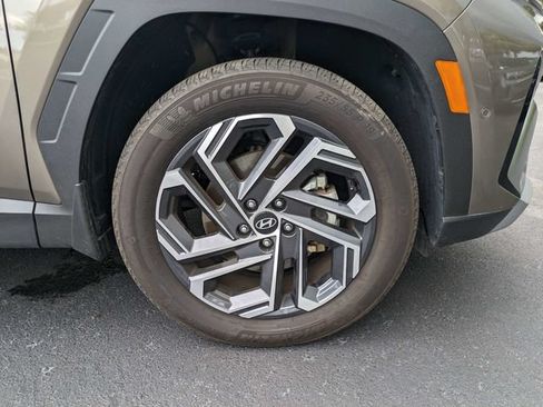 Certified 2025 Hyundai Tucson Limited AWD/4WD image 11