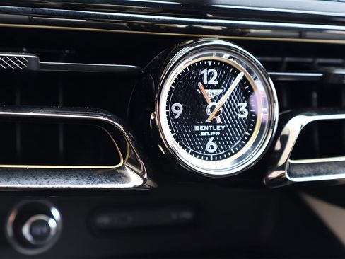 New 2025 Bentley Flying Spur Plug-In Hybrid image 28