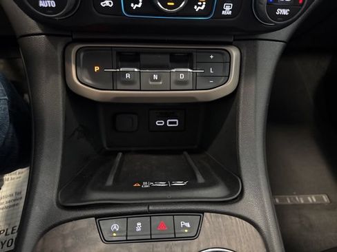 Used 2023 GMC Acadia Denali AWD/4WD image 26