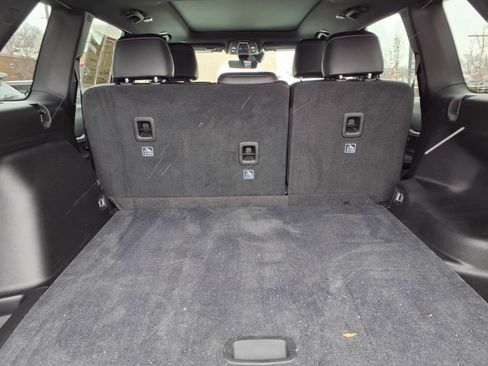 Used 2025 Jeep Grand Cherokee Limited image 19