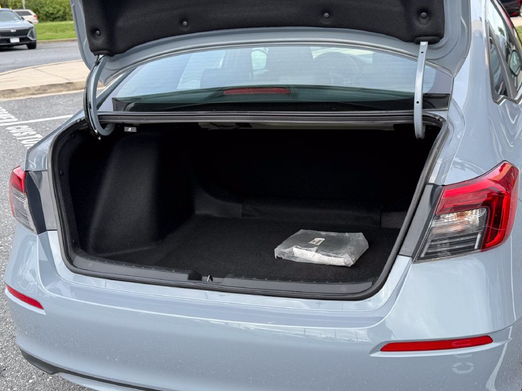 Used 2024 Honda Civic Sport image 18