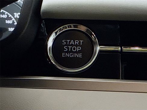 New 2026 Mitsubishi Outlander SE FWD image 12