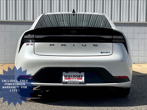 New 2026 Toyota Prius Plug-In Hybrid FWD image 5