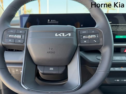 New 2027 Kia Seltos LX FWD image 12