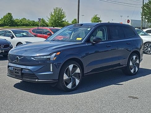 Used 2025 Volvo EX90 Ultra AWD/4WD image 16