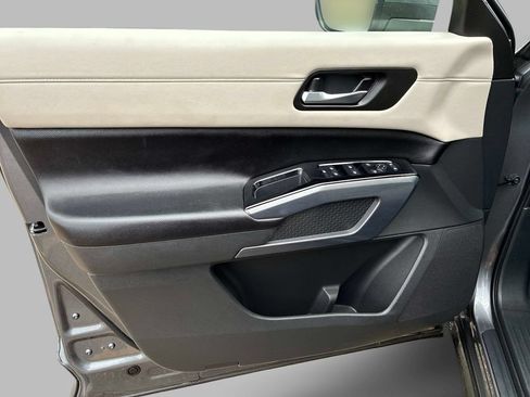 Used 2023 Nissan Pathfinder SL w/ SL Premium Package AWD/4WD image 21