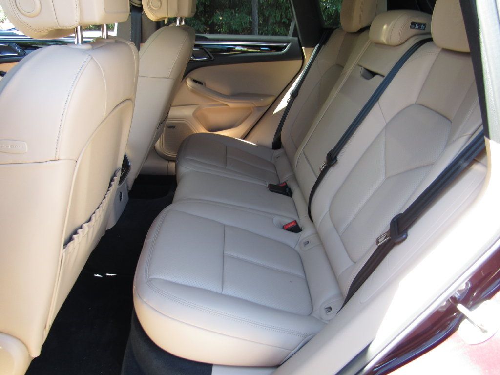 Certified 2026 Porsche Macan AWD/4WD image 15