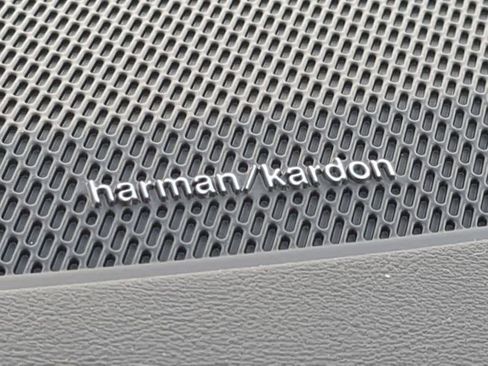 New 2026 Volvo XC90 B6 Plus w/ Protection Package Premier image 31