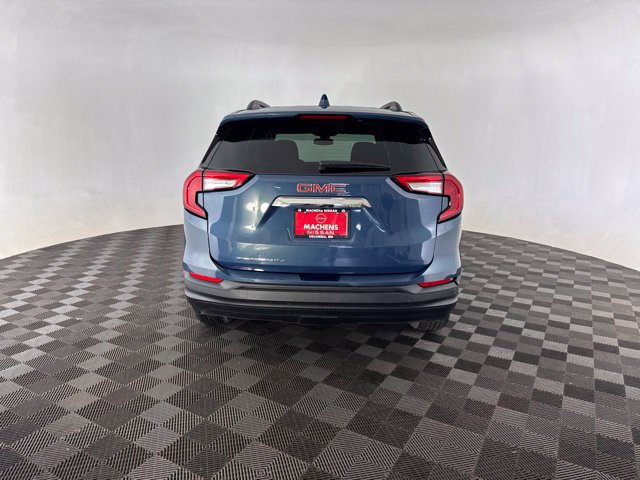 Used 2024 GMC Terrain SLE w/ Driver Convenience Package FWD image 6