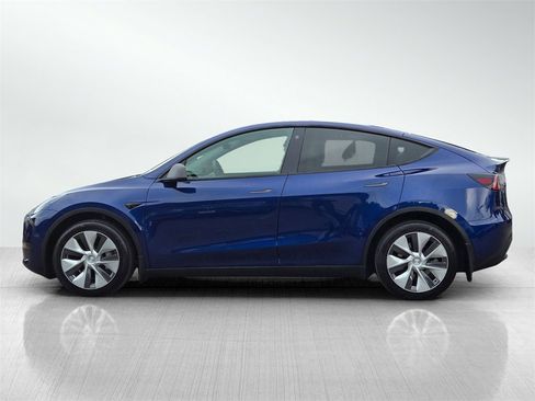 Used 2023 Tesla Model Y Long Range image 7