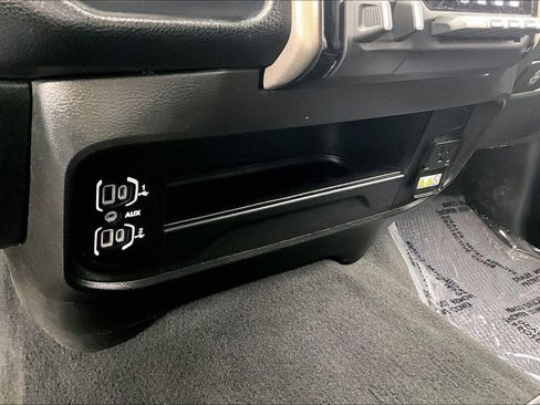 Used 2024 RAM 2500 Laramie AWD/4WD image 33
