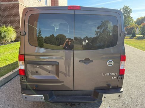Used 2018 Nissan NV 3500 SV w/ Navigation Package image 11