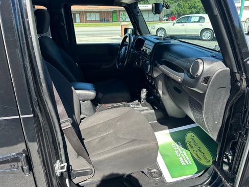 Used 2016 Jeep Wrangler Unlimited Sport w/ Quick Order Package 24S AWD/4WD image 9