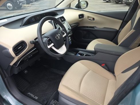 Used 2018 Toyota Prius Two w/ Prius Two Safety Plus Package image 7