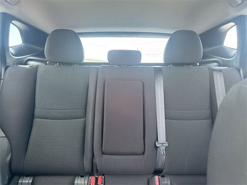 Used 2018 Nissan Rogue Sport S image 29