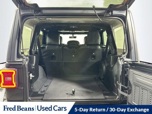 Used 2022 Jeep Wrangler Unlimited Sahara w/ LED Lighting Group AWD/4WD image 28