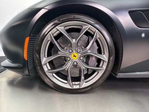 Used 2018 Ferrari GTC4Lusso T RWD image 25