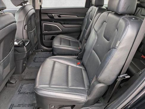 Used 2025 Kia Telluride S AWD/4WD image 26
