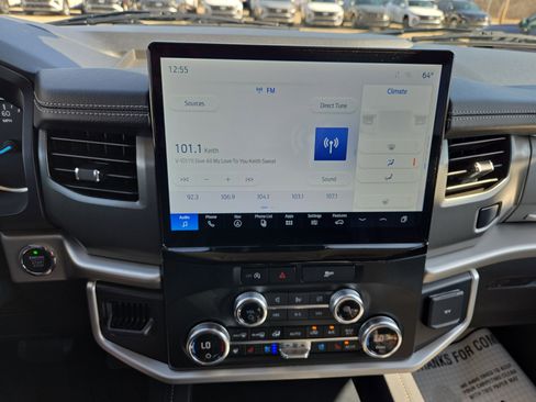 Used 2024 Ford Expedition Max XLT image 16