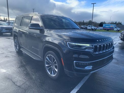 Used 2022 Jeep Wagoneer Series II w/ Premium Group I image 4