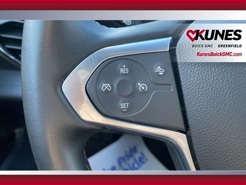 Used 2023 Chevrolet Traverse LT w/ LPO, Floor Liner Package image 18