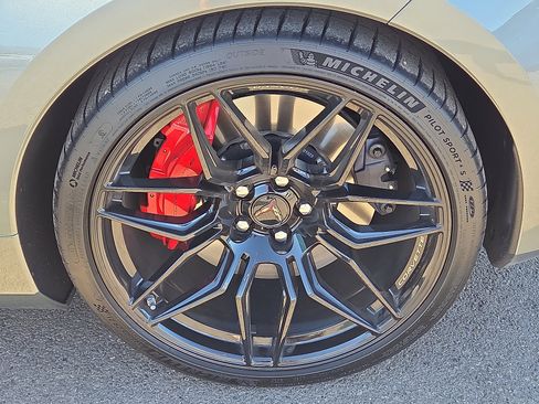 Used 2023 Chevrolet Corvette Z06 image 9