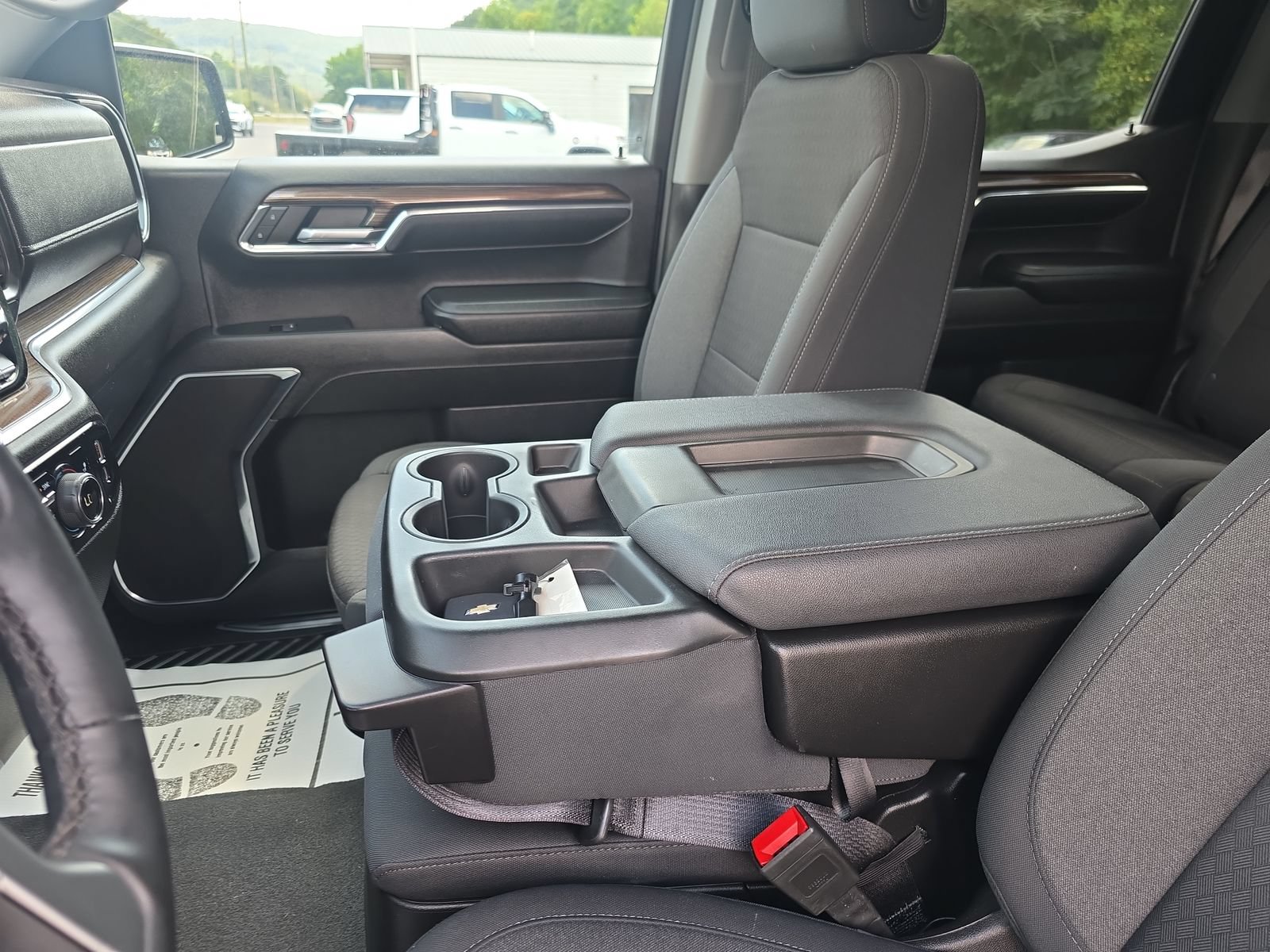 Used 2024 Chevrolet Silverado 1500 LT AWD/4WD image 23