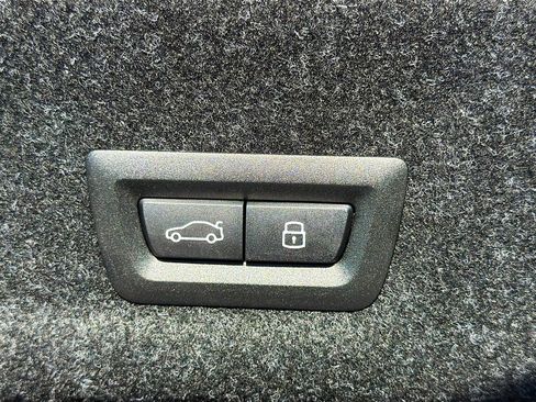 New 2026 BMW 330i Sedan w/ M Sport Package image 13