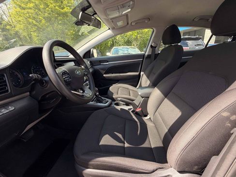 Used 2020 Hyundai Elantra SEL w/ Cargo Package (C1) FWD image 12