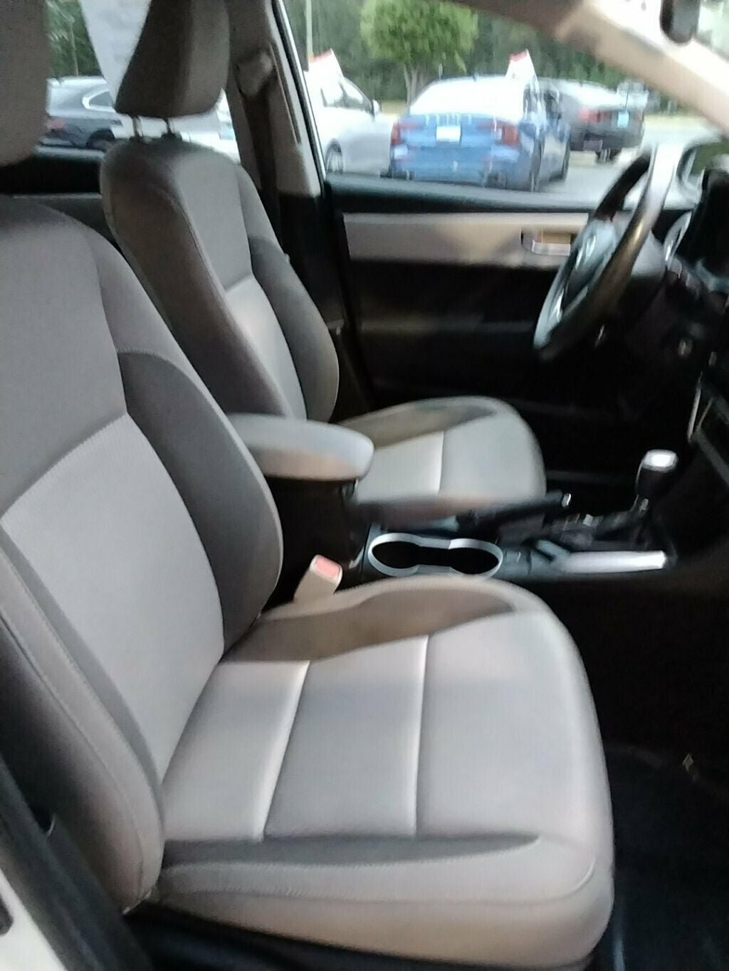 Used 2019 Toyota Corolla LE FWD image 9