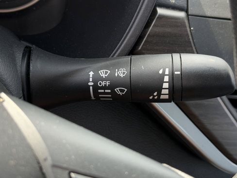 Used 2025 Nissan Altima 2.5 SV FWD image 18