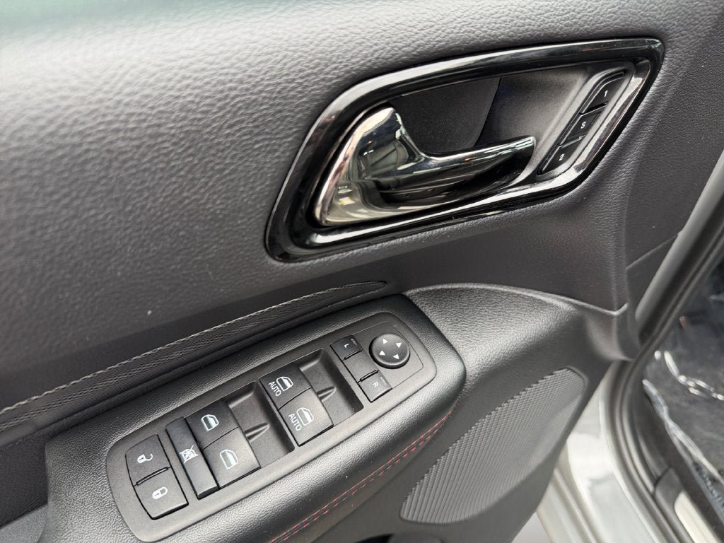 Used 2025 Dodge Durango GT AWD/4WD image 21
