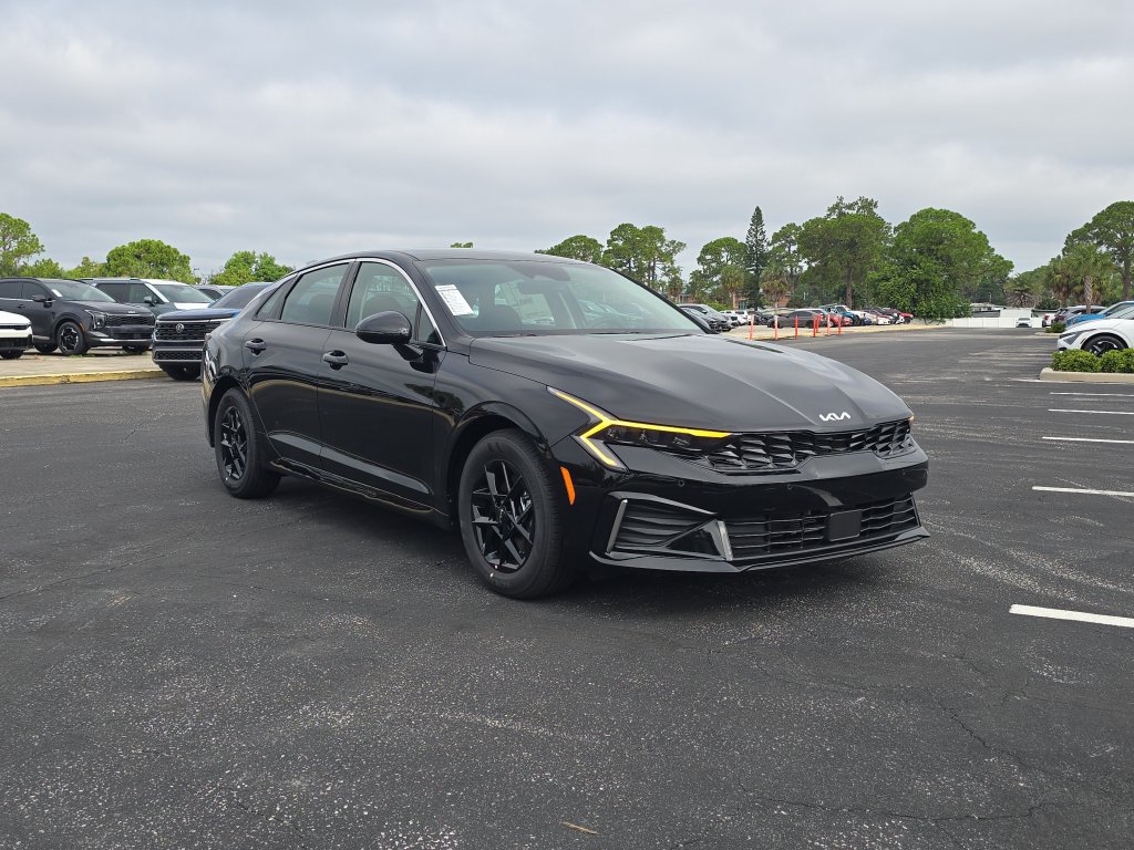 New 2026 Kia K5 LXS FWD image 2