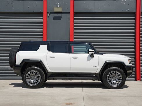 Used 2025 GMC Hummer EV 3X AWD/4WD image 3