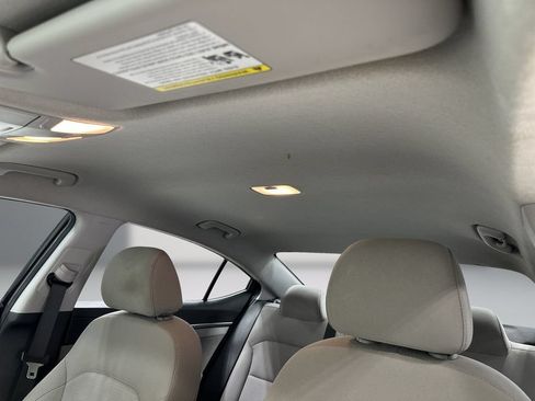 Used 2017 Hyundai Elantra SE FWD image 17