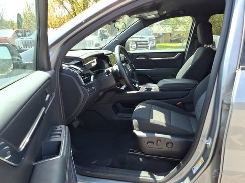 Used 2025 GMC Acadia Elevation AWD/4WD image 10