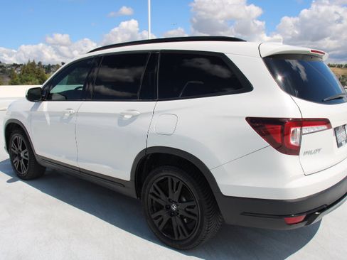 Used 2021 Honda Pilot Black Edition image 5